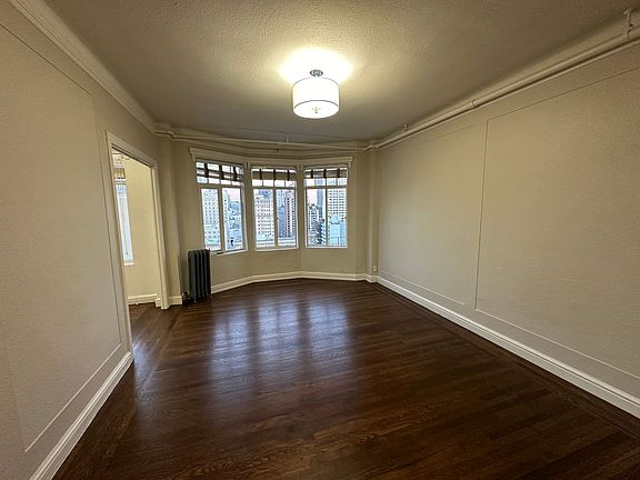 2nd image of 536 Leavenworth St APT 1005