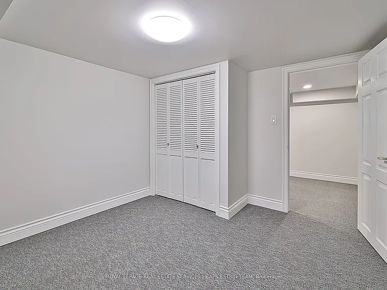 27 Southlea Ave — Photo 33
