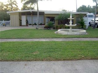 300 S 57th Way, Hollywood, FL 33023