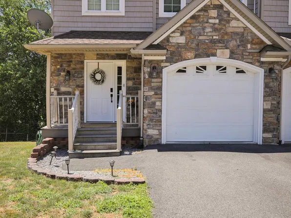 122 Pennwyn Pl, Reading, PA 19607