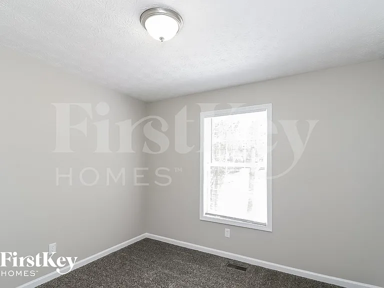142 N Springs Dr — Photo 12