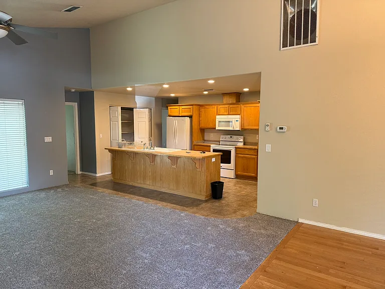 1672 SW Waterstone Dr — Photo 4