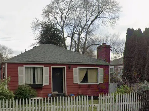 9230 21st Ave SW, Seattle, WA 98106
