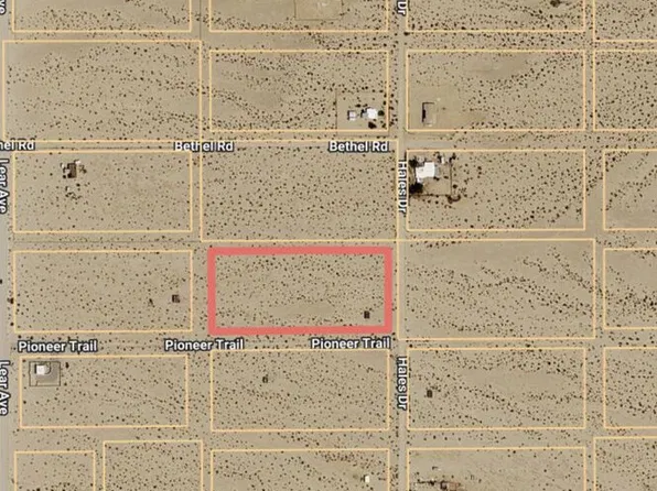1476 W Hales Dr, Joshua Tree, CA 92252