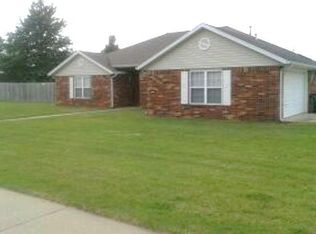 1132 Forest St, Springdale, AR 72764