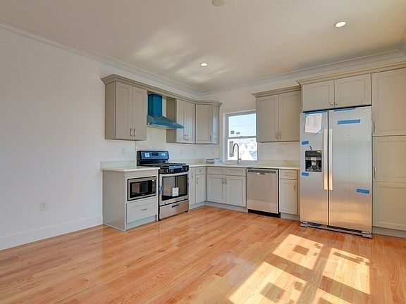 4th image of 44 Prospect Hill St #B