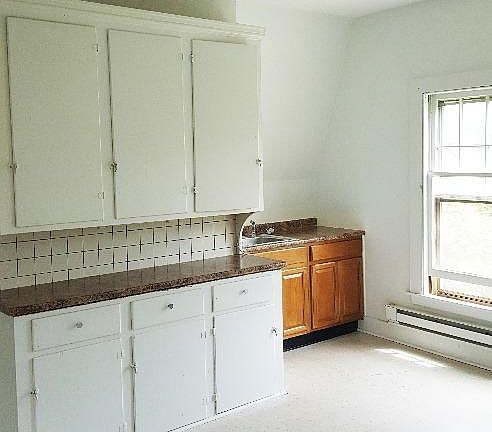 Large eat-in Kitchen