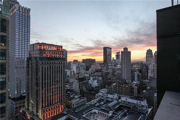 Rented by Century 21 Metropolitan | media 25