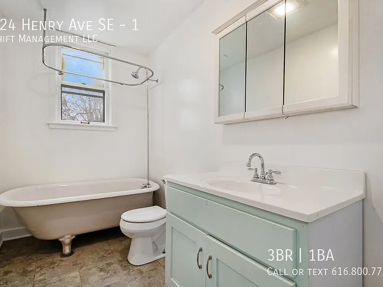 424 Henry Ave SE #1 — Photo 3