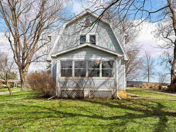 3000 Muscatine Ave, Iowa City, IA 52240