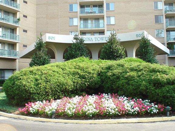 3rd image of 501 Slaters Ln APT 703
