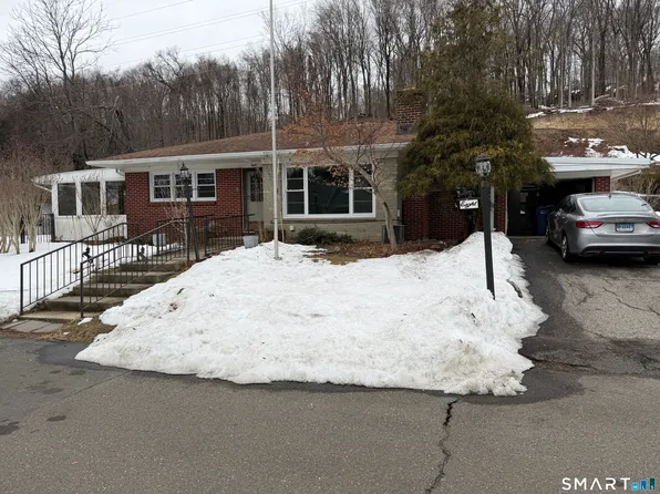 8 Reichelt Terrace, Ansonia, CT 06401