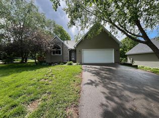 1436 Fallbrook Ln, Woodbury, MN 55125
