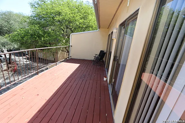 Secluded Oak Villas — Photo 2
