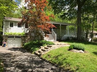42 Arnold Ln, Norwalk, CT 06853