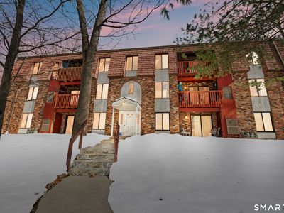 15 Woodsedge Drive APT 5C, Newington, CT, 06111