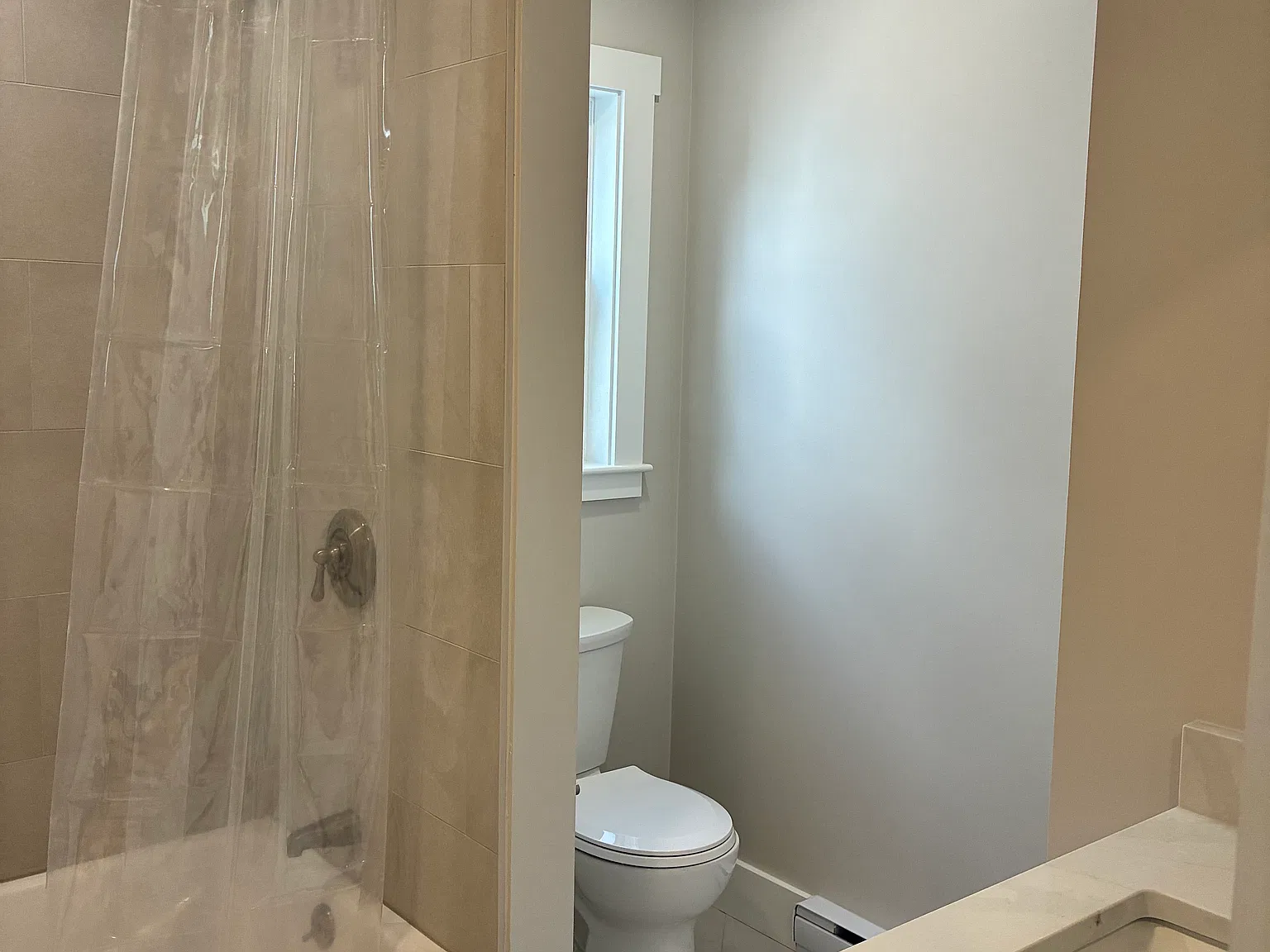 4 bed, 1400 sqft, $3,700 — Photo 4