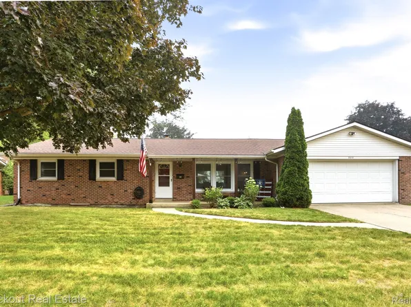 343 Nickless St, Frankenmuth, MI 48734