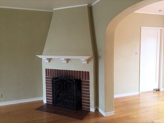 4th image of 317 Hollister Ct