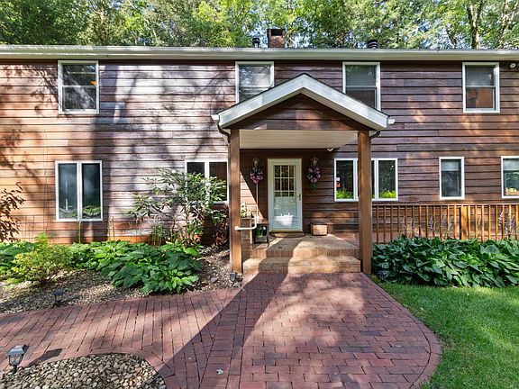 4th image of 170 Rockton Tower Rd