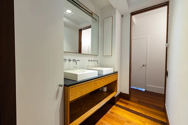 Rented by Finest Furnished LLC | media 44