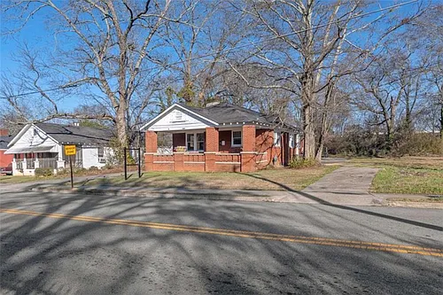 2882 Church St Photo 1