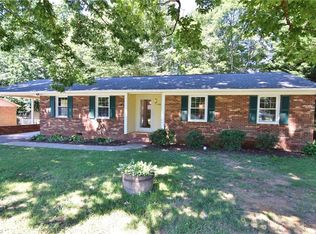 146 Oak Forest Dr, Kernersville, NC 27284