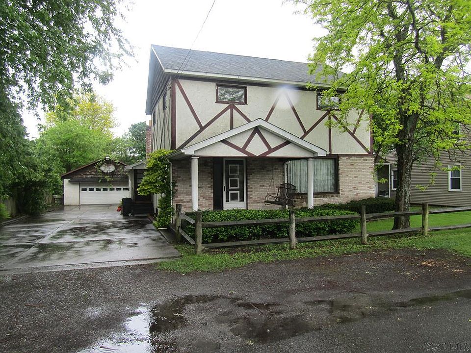 1st image of 693 Lynn St