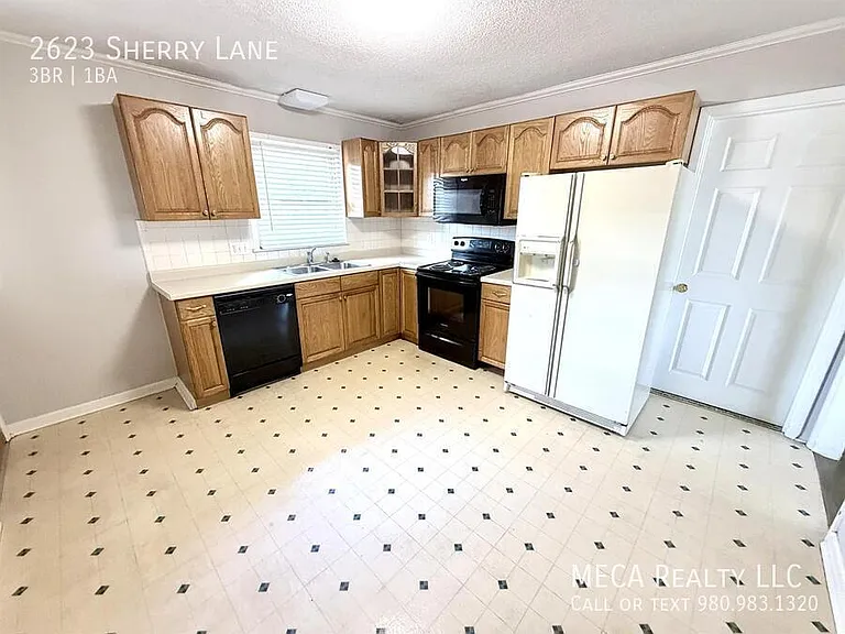 2623 Sherry Ln — Photo 5