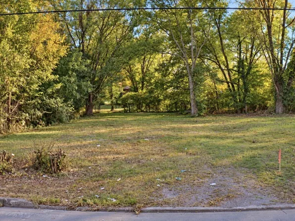 1224 Cedar St, Clarksville, TN 37040