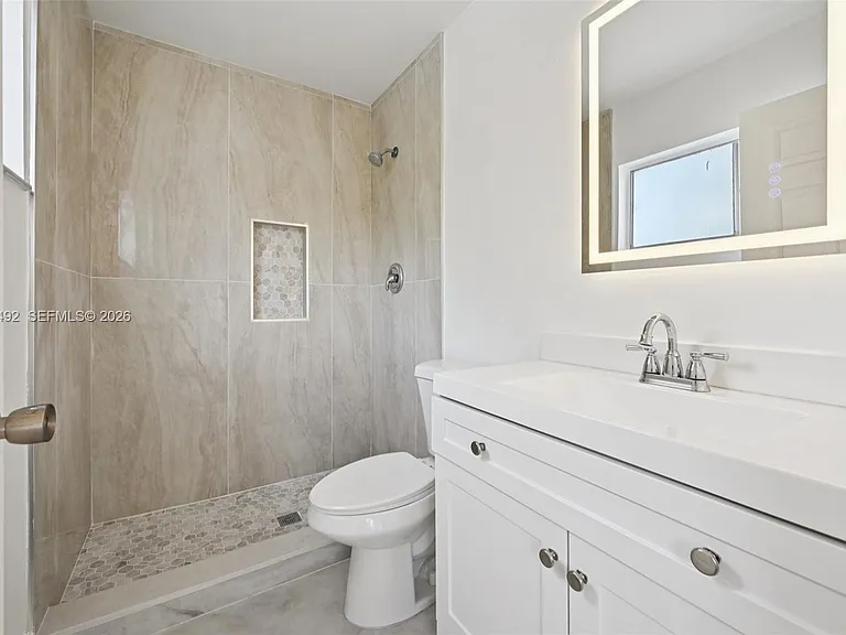 337 SW Cherryhill Rd — Photo 14