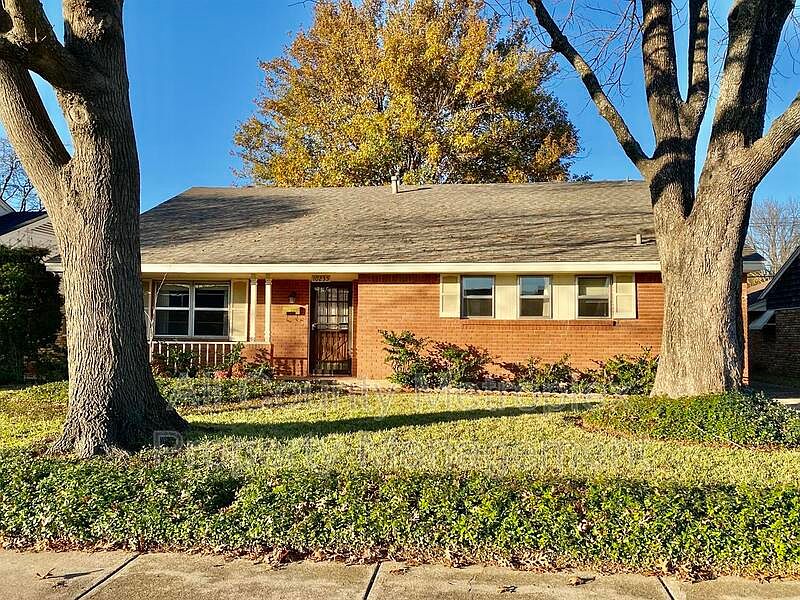 1st image of 10235 Chesterton Dr