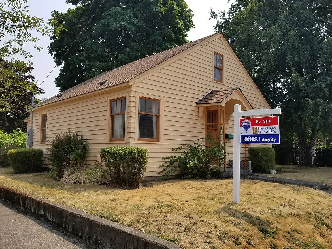 651 10th St photo 1