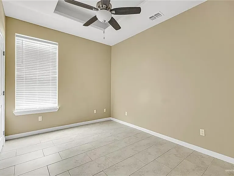 2212 N Mojave — Photo 10
