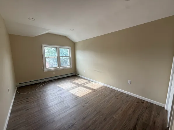11139 166th St Floor 2, Jamaica, NY 11433