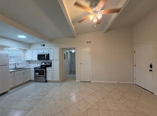 1100 N Meadows Dr APT 104, Austin, TX 78758