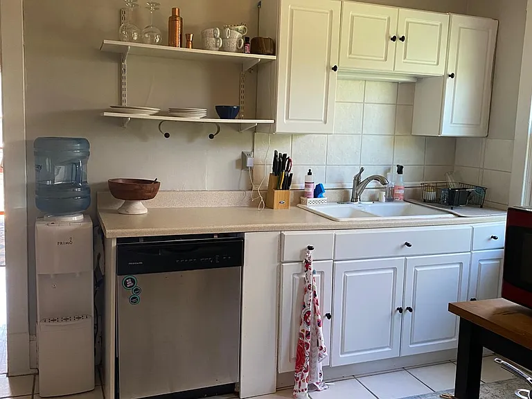 608 E Meinecke Ave — Photo 10