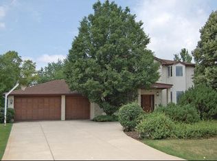 300 Shannon Dr, Prospect Heights, IL