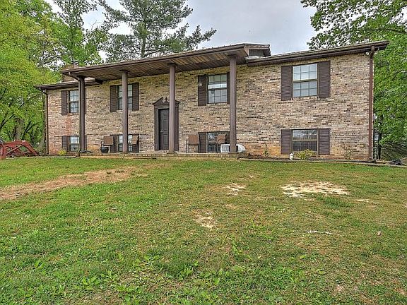 3rd image of 3908 Rocky Hill Ln