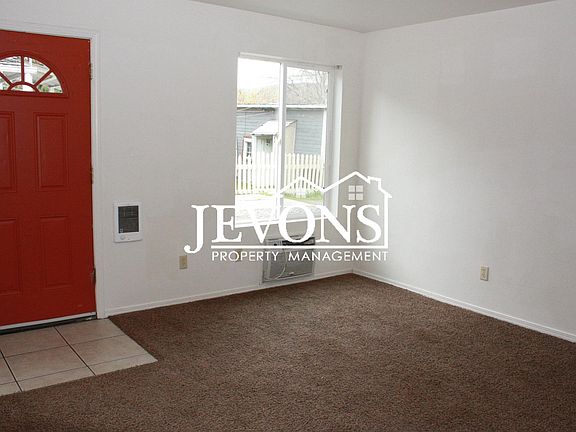 4th image of 309 N Naches Ave #4