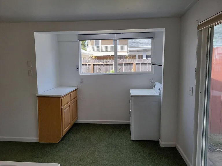 225 E C St — Photo 18
