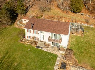 62 Sterling Dr, Poughquag, NY 12570