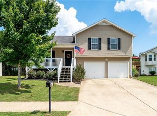 114 Rockefeller Ln, Dallas, GA 30157