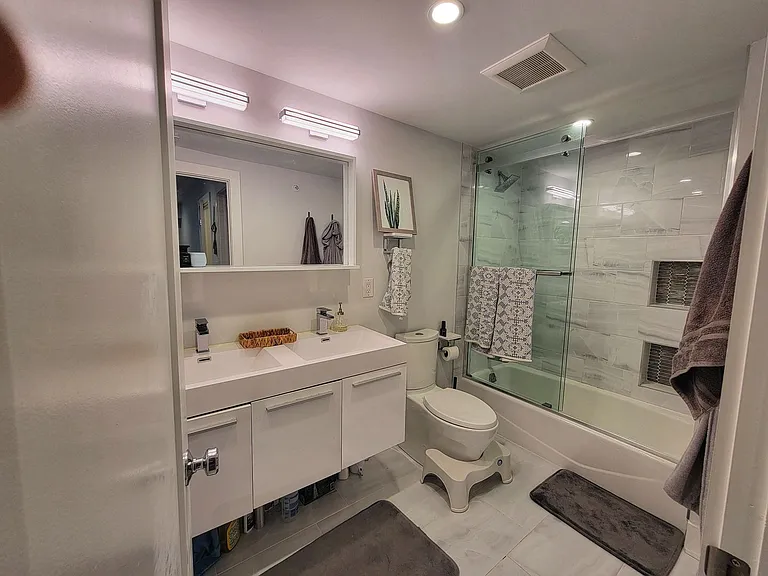 212 Bainbridge St #3 — Photo 10