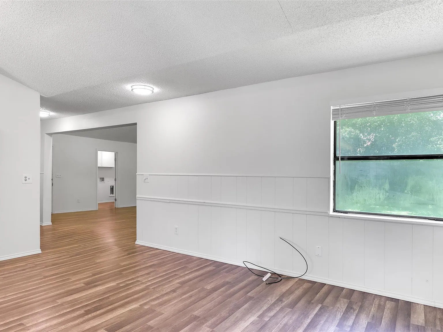 3 bed, 2.5 bath, 1930 sqft, $1,795 — Photo 4