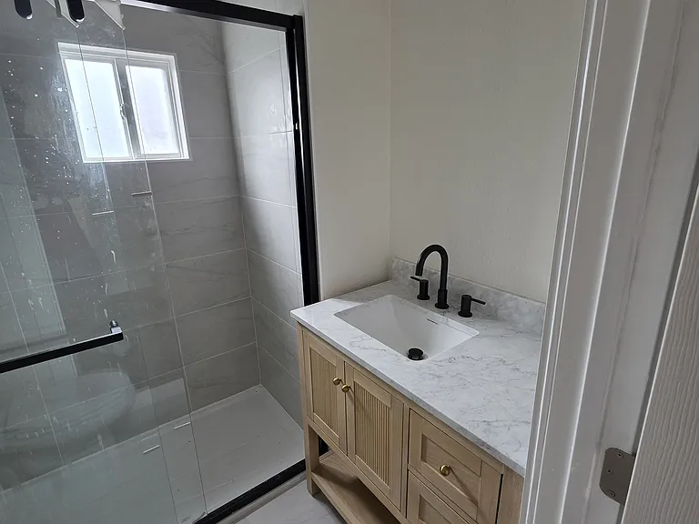 139 Ambrose Ave #A — Photo 14