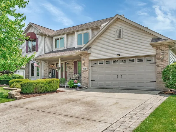 26851 S Westwood Dr, Channahon, IL 60410