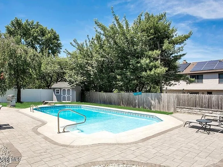 960 Green Hill Blvd — Photo 18