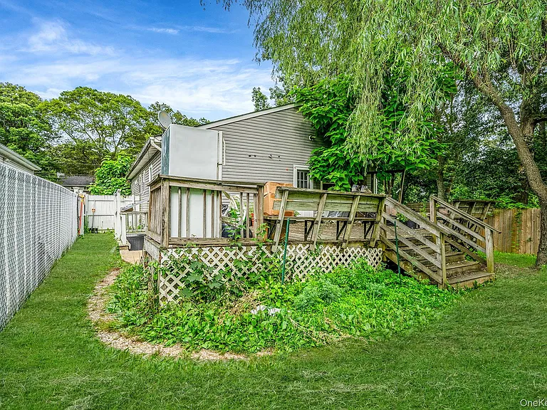 413 Glen Dr — Photo 8