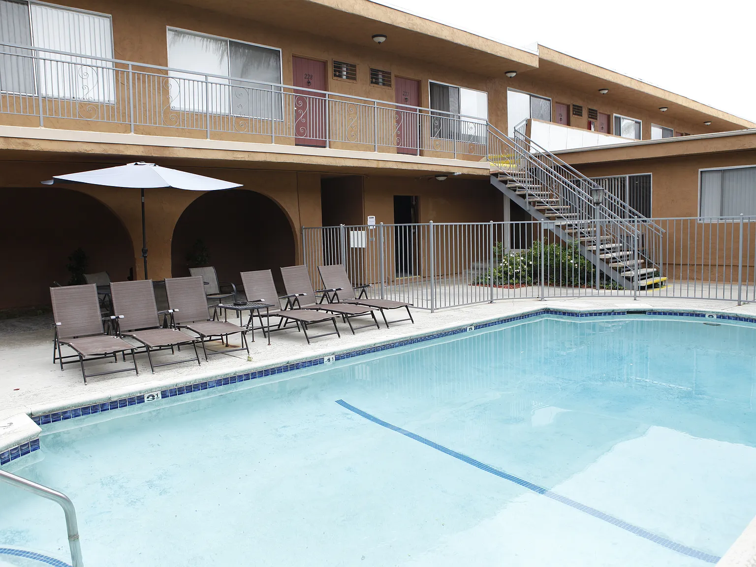Terrace at the Village Apartments...Gorgeous Newly Remodeled Apartment! — Photo 2